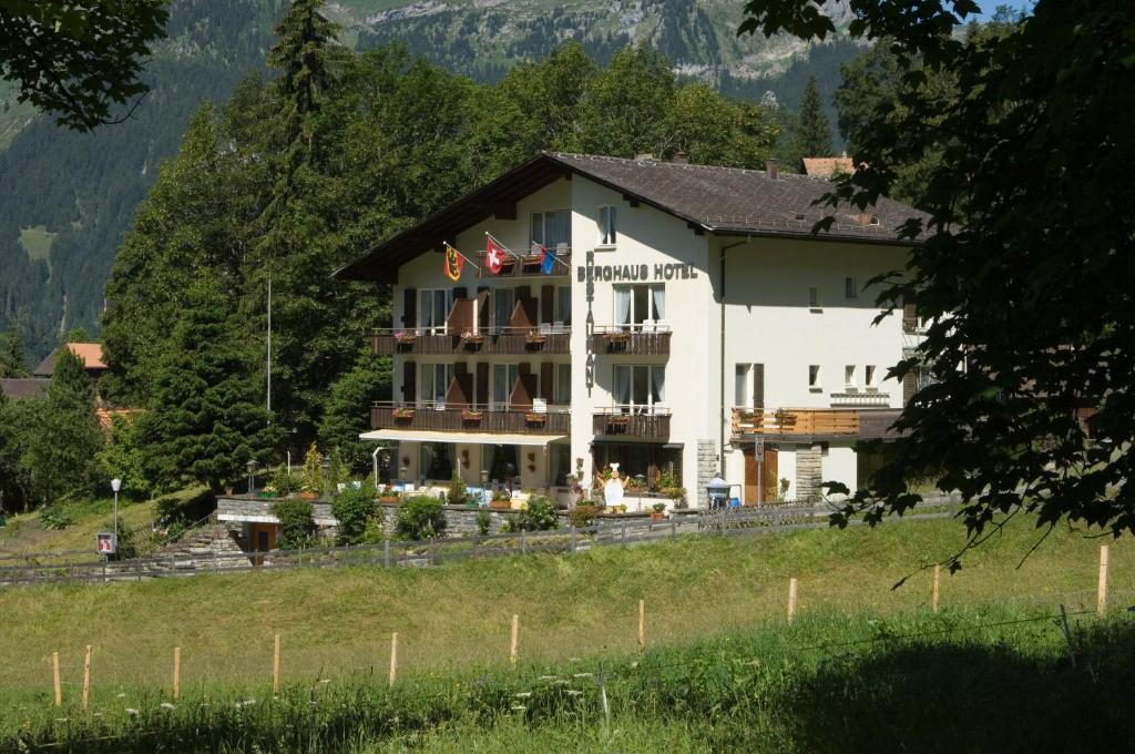 Hotel Berghaus Wengen Esterno foto
